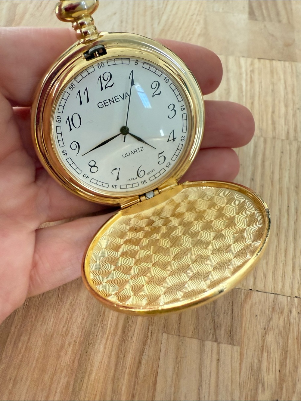 Geneva gold tone pocket watch NEW BATTERY